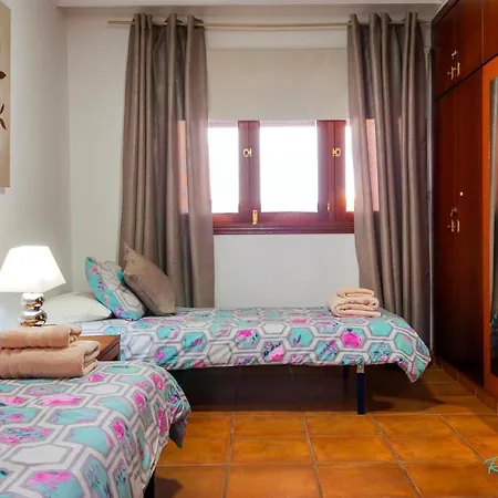 Charming 4-bed In Playa Blanca Playa Blanca (Lanzarote)