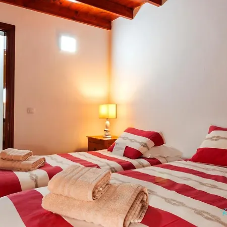 Charming 4-bed In Playa Blanca Villa *