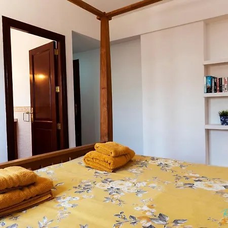 Charming 4-bed In Playa Blanca Villa *