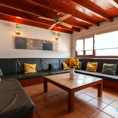 Charming 4-bed In Playa Blanca פלאיה בלנקה